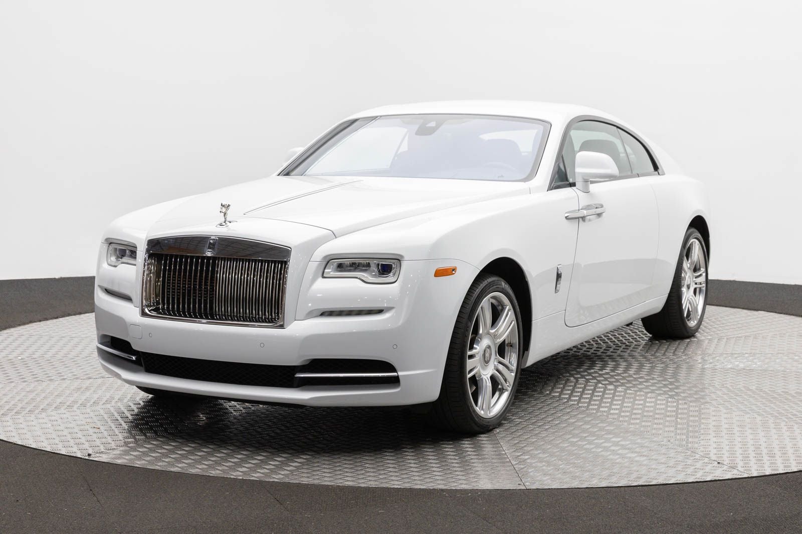 2018 Rolls-Royce Wraith Coupe in White — front three-quarter view